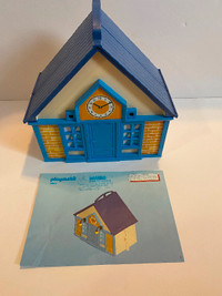 Playmobil take along schoolhouse