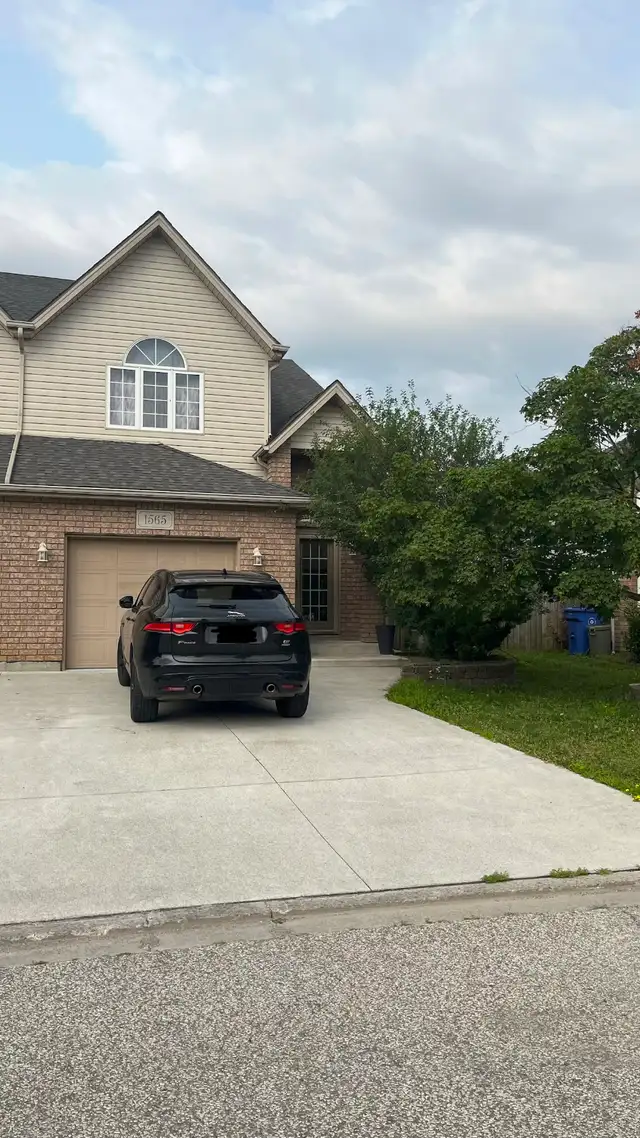 House for Rent in LaSalle 2-Storey Semi-detached