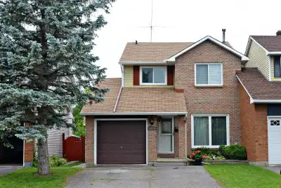LOCATION, LOCATION, LOCATION—Orleans 1110 St Emmanuel Terrace, Jeanne D’Arc North exit from Hwy 174...