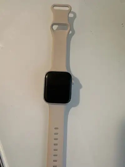 Apple Watch Series 5 (GPS) 40mm Silver aluminum case woth custom band Band unused as i used other ba...