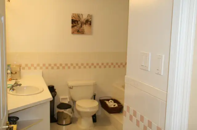 Room for rent in Mississauga- (Penthouse/lakeview!)63436971743617124