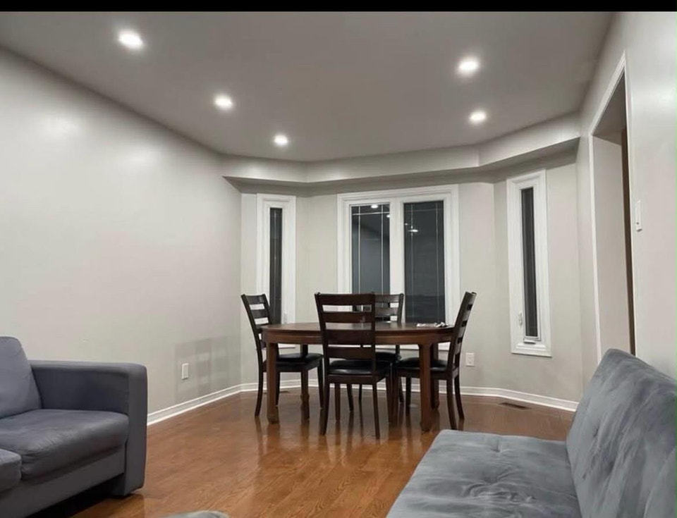 3 edrooms available for rental in a detached house in Scarboroug 2
