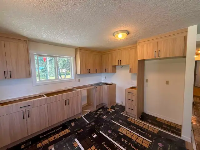 Custom Pantry Cabinets in Cabinets & Countertops in Calgary - Image 3