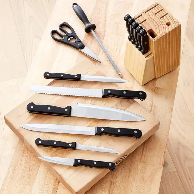 Amazon Basics Kitchen Knife Set with Block510361614702366727