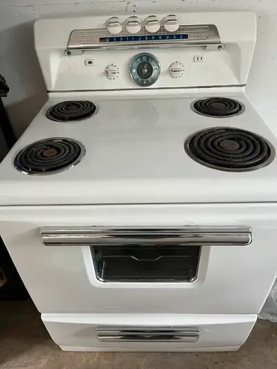 Westinghouse 30” electric stove. I’ve never used it but was told it works. Enamel is in great shape,...