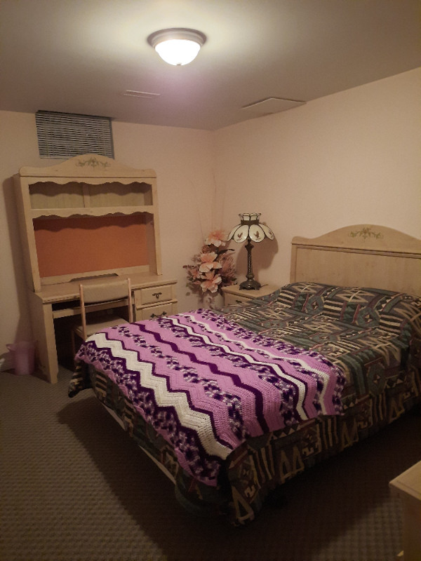 Queen 4  piece bedroom set in Dressers & Wardrobes in Windsor Region