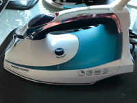 Steam iron (Back and Decker)