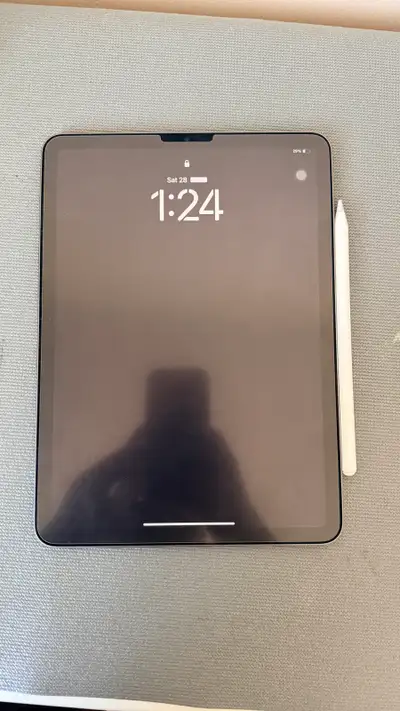 Ipad Air 5 64GB with Pencil, View more