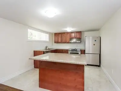 This house near college, work place, shopping. Available from Oct 1st, $500/ month for basement room...
