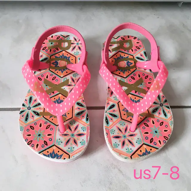 girls size 5-8 shoes in Kids & Youth in Markham / York Region - Image 6