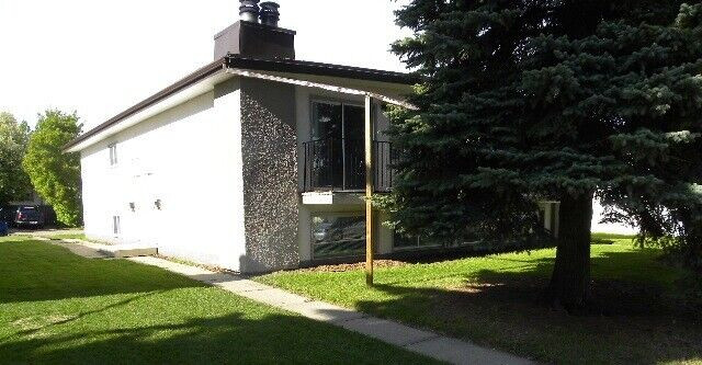 July 1:  Large and Bright 3 Bedroom  Upper Unit in Long Term Rentals in Red Deer