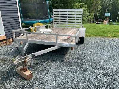 This is a Quality 7x12 Aluminum utility trailer, perfect for hauling your gear. This trailer has ser...
