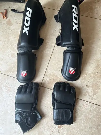 Large MMA Gloves and Kickboxing Shingaurds, View more