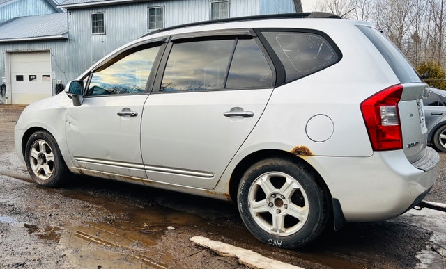 Kia Rondo EX 2008 — photo 3