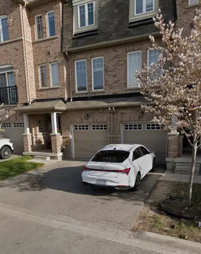 4 bedrooms house on rent