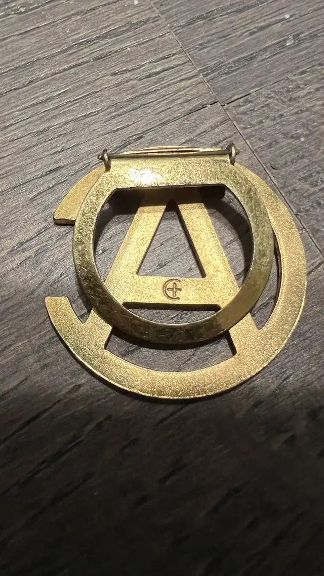 Vintage Avon scarf clip and scarf in Jewellery & Watches in City of Toronto - Image 4