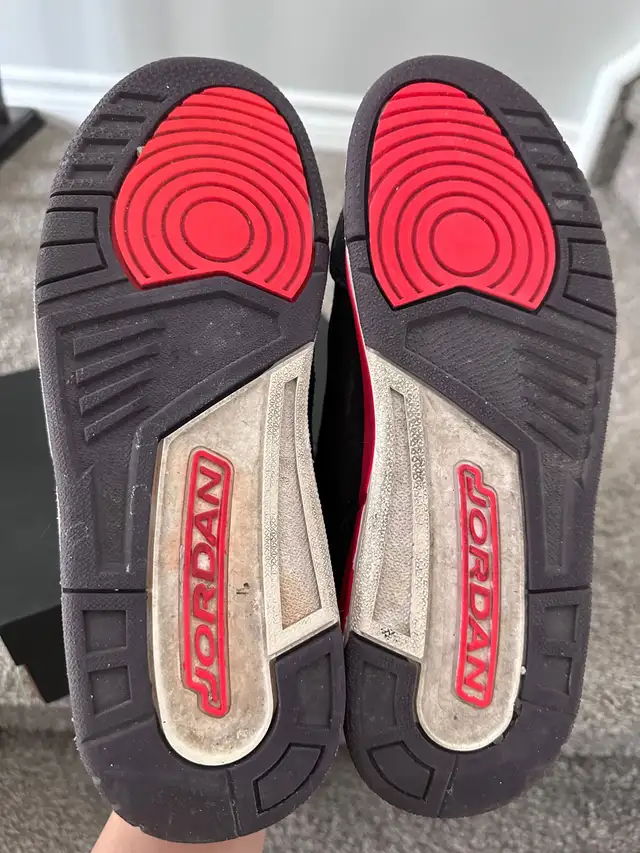 Nike Air Jordan 3 Crimson 7y in Men's Shoes in City of Toronto - Image 5