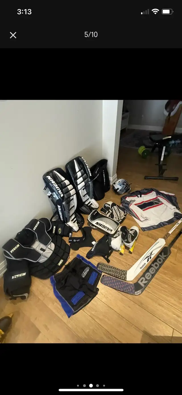 NEW VINTAGE GOALIE EQUIPMENT! in Hockey in Barrie - Image 5