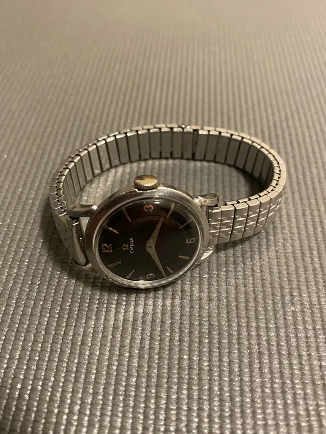 Omega Ladies Wind Up Watch Works Good  in Jewellery & Watches in London - Image 5