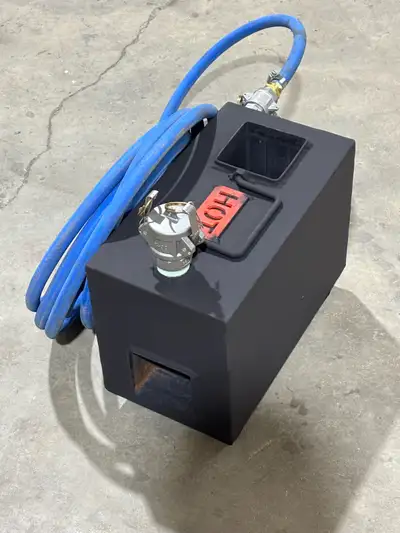 Portable 2gal steamer, work with tiger torch. Including 20ft hose. Works good for any kind of meltin...