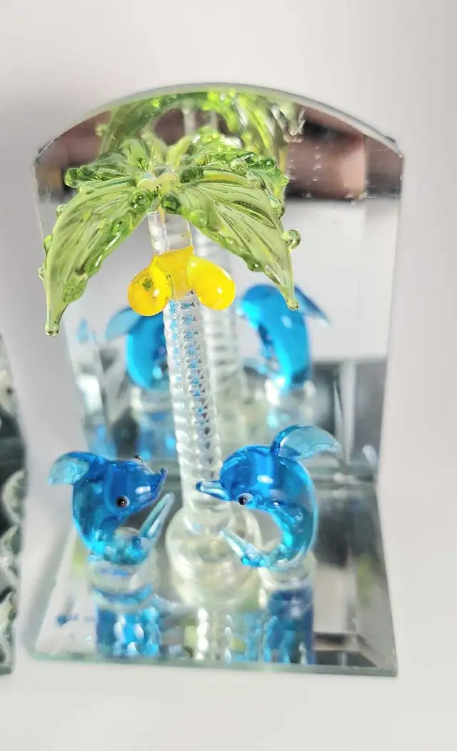 Lot of 3 Spun Glass Figurines on mirror bases in Home Décor & Accents in Calgary - Image 6