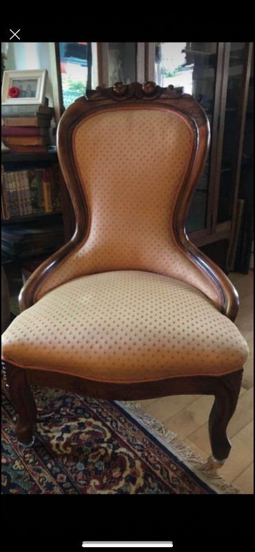 Lots or antique chairs in Chairs & Recliners in Stratford - Image 2