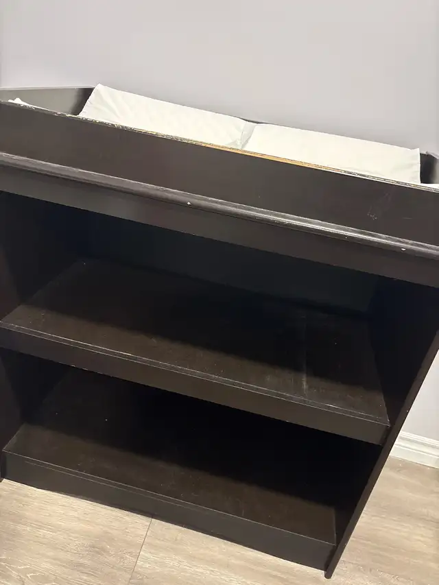 change table and pad  in Bathing & Changing in Guelph - Image 2