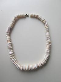 Vintage Hawaiian Puka Shell Necklace 18" Large Shells