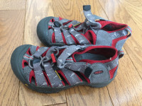 Keen sandals size 12 toddler