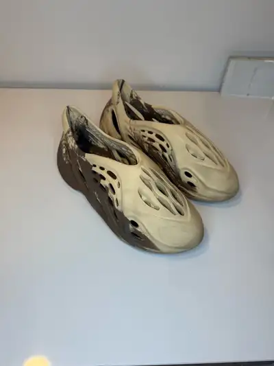 Adidas Yeezy Foam RNNR, View more