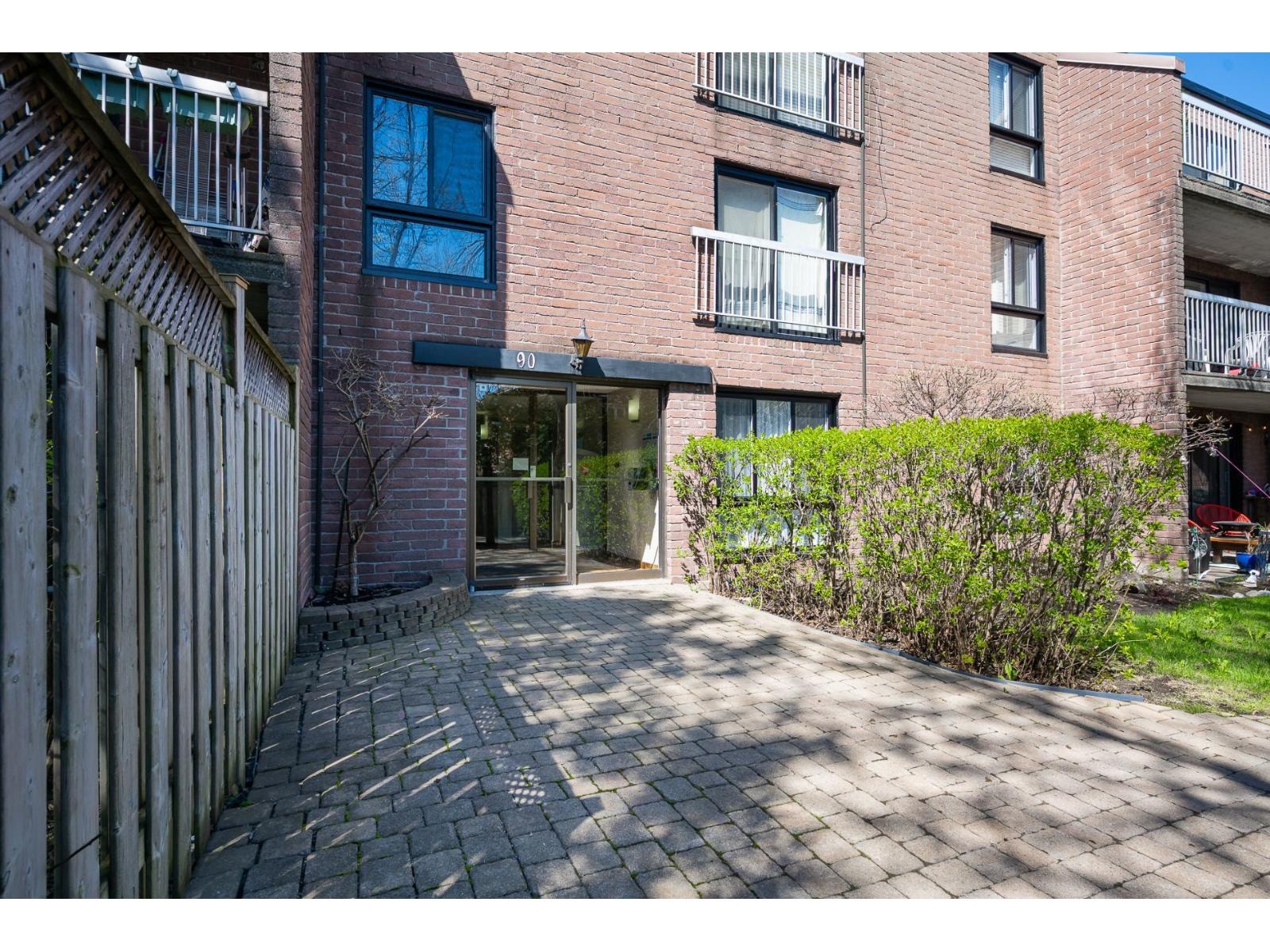2 Bedroom Condo - 90 Crois. Elgin #205, Beaconsfield — photo 3