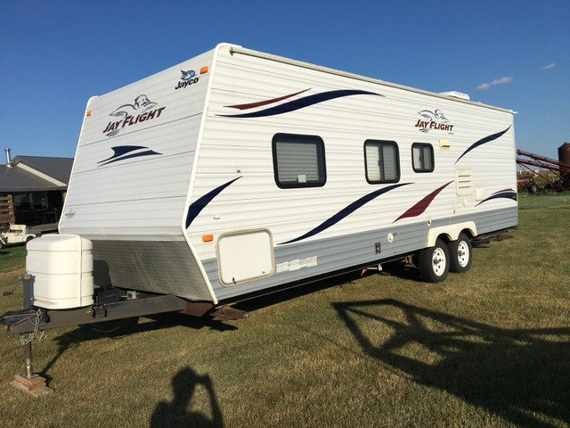 2010 Jayco bunk beds 26 ‘ in Travel Trailers & Campers in Moose Jaw - Image 2
