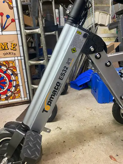 This scooter is brand new and has never been used 100% working comes with key charger and instructio...