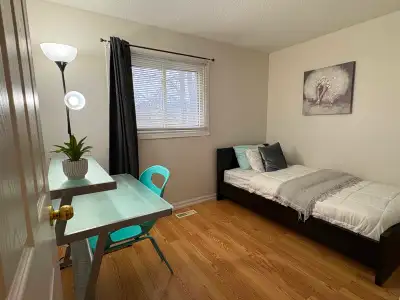 FEMALE ROOMMATE WANTED AVAIL SEPT 1! Age 20-30 Student or young professional Great for med students...