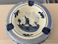 Delft Blauw Handpainted Made in Holland. Windmill Ashtray.
