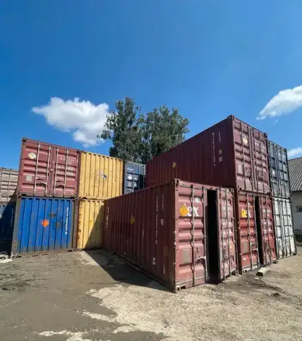 Used 20 ft and 40 ft containers FOR SALE "Port Severn" in Other in Muskoka - Image 9
