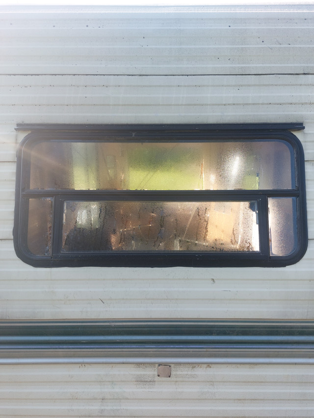 PARTING OUT (RV CAMPER) in RV & Camper Parts & Accessories in Kawartha Lakes - Image 4