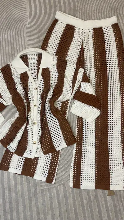 Ensemble tricot, View more