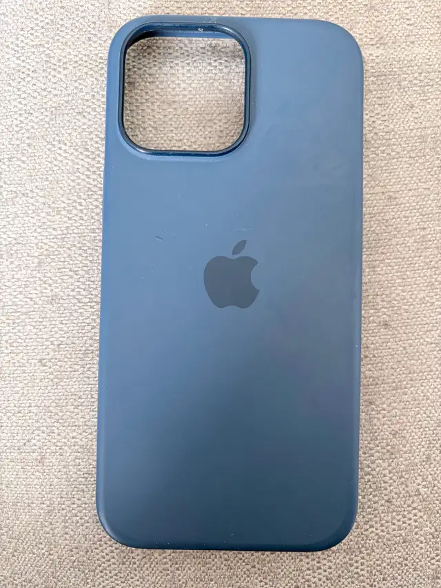 iPhone 16 Pro Max Silicone Case in Cell Phone Accessories in Oakville / Halton Region - Image 2