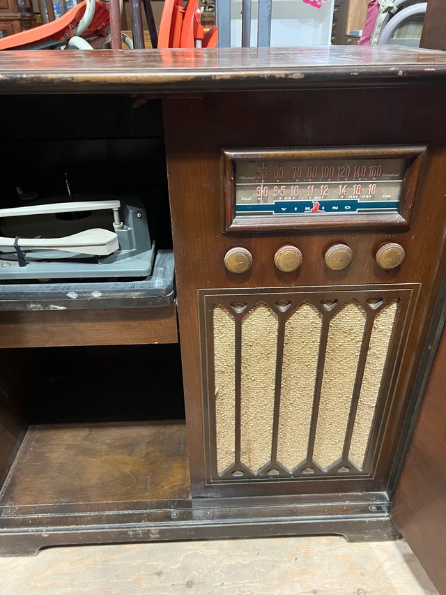 Antique Record player/radios in Arts & Collectibles in Saskatoon - Image 2