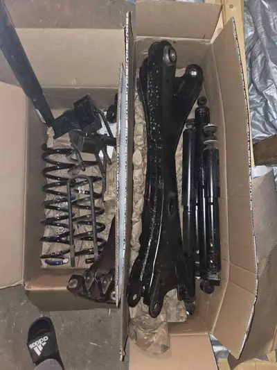 Factory take off parts from new -Taken off to install lift kit What you see in pics is what you get...