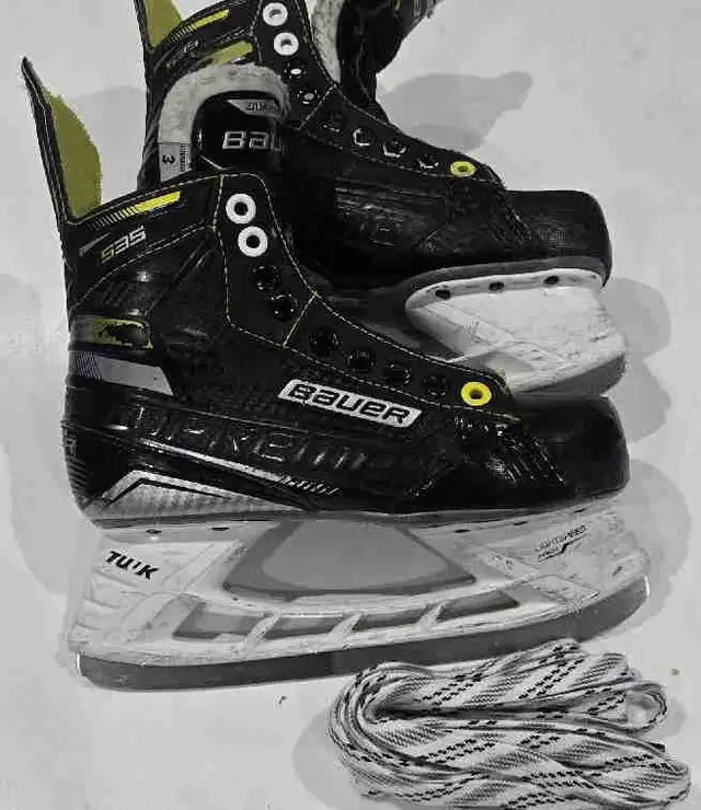 Bauer Supreme S35 Skates - size 3 in Hockey in City of Toronto - Image 2