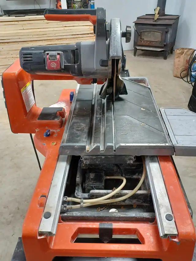 Husqvarna TS60 Tile Saw in Power Tools in Oakville / Halton Region - Image 7