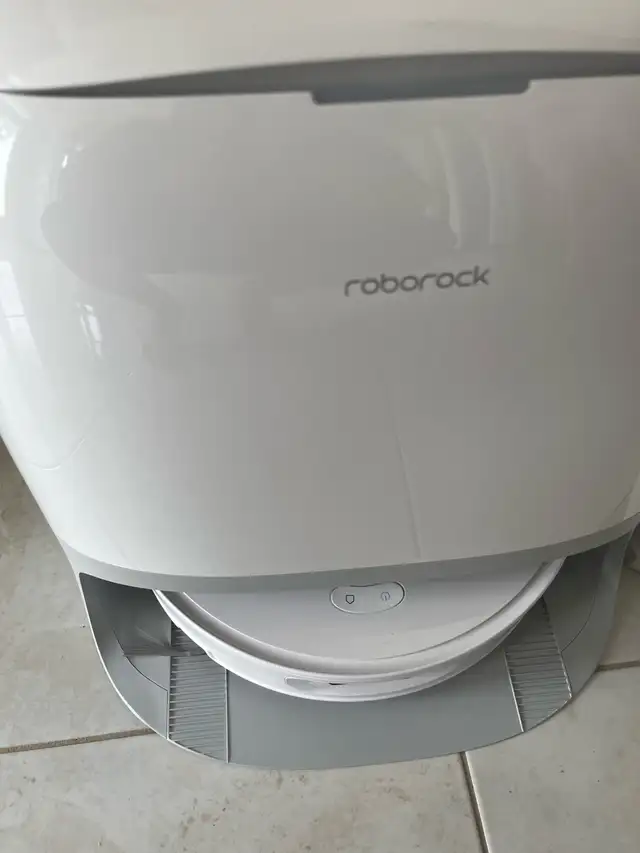 roborock Robot Vacuum with Mop in Vacuums in Markham / York Region - Image 2