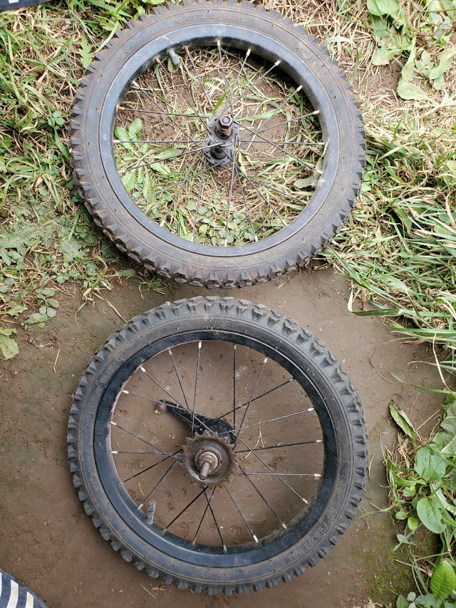 16×1.95 Bike Tires in BMX in Thunder Bay
