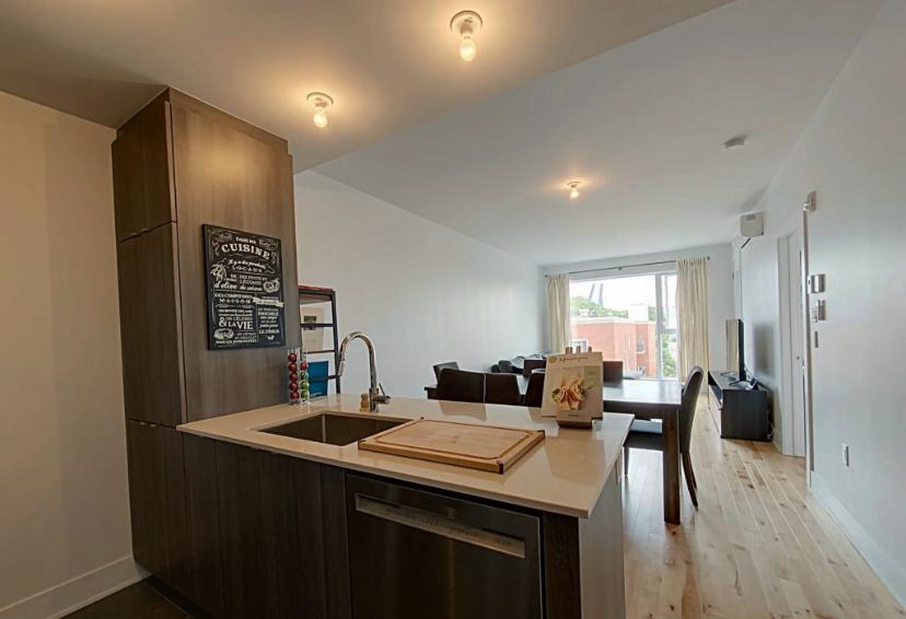 Condo Meublé Tout-Inclus sur 2 niveaux à Rosemont! — photo 3