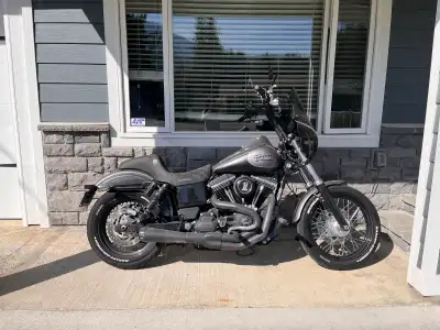 2017 Harley Davidson Street Bob -12000 km -Stage 3 -2 into 1 Bassini road rage pipe. -Marine grade p...