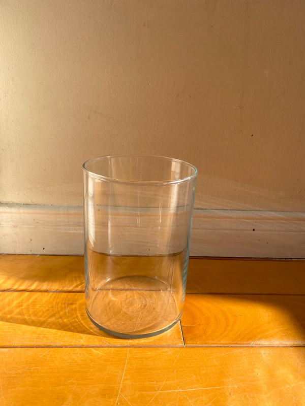Lot de 3 vases transparents / Set of 3 clear vases dans Décoration intérieure et accessoires  à Ville de Montréal - Image 2