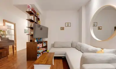 Urgent, grand 4 ½ rénové et cours privée, proche métro Sherbrook