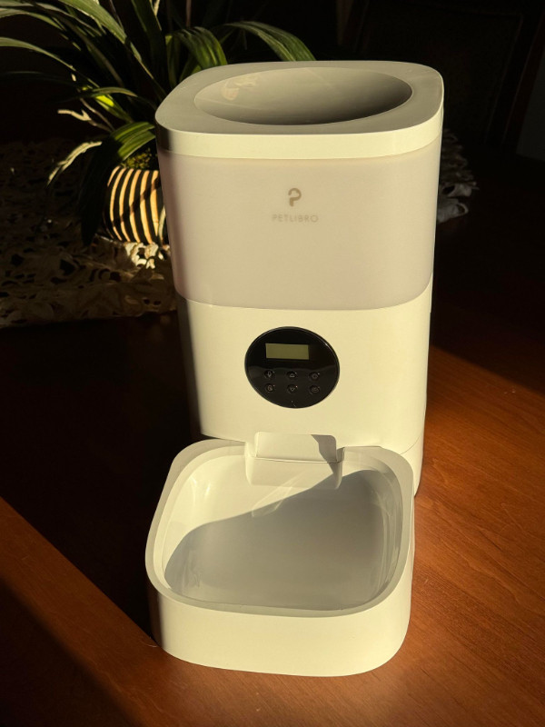 Automatic Cat Food Dispenser [Read Description] in Other in Kitchener / Waterloo